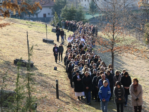 FOTO: Put križa kroz fratarski gaj na Šćitu