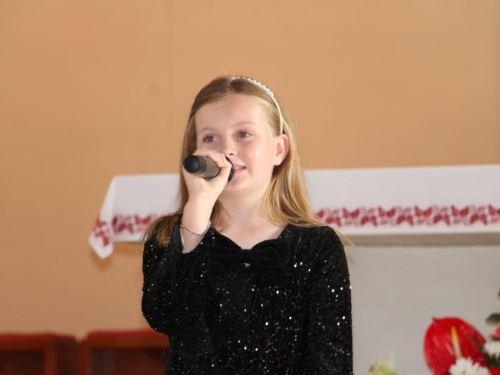 FOTO: Petra Krešo pobjednica festivala 'Djeca pjevaju Isusu' u župi Prozor