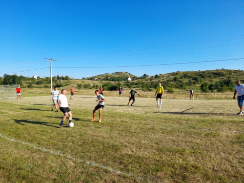 FOTO: Druženjem na Zahumu Fenixovci obilježili 28. obljetnicu postojanja