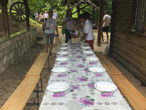 FOTO/VIDEO: Nekadašnji Ramski tamburaši organizirali druženje u Rami