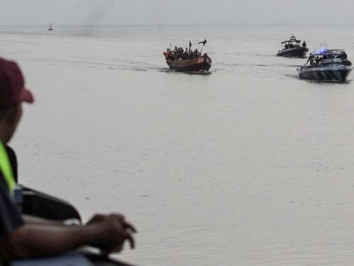 Između Malezije i Tajlanda potonuo brod s 90 migranata, dva broda nestala