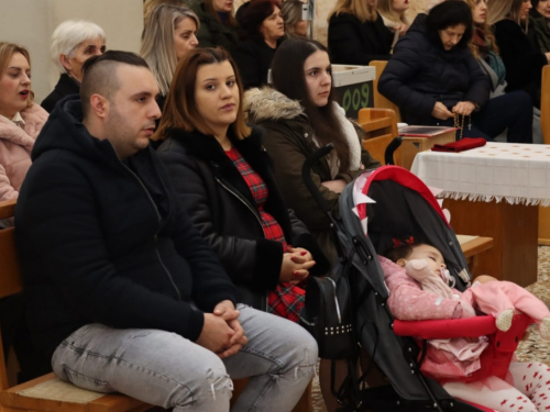 FOTO: Polnoćka u crkvi Uznesenja Blažene Djevice Marije na Šćitu