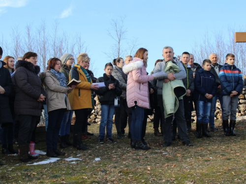 FOTO: Put križa - Treća korizmena nedjelja u župi Uzdol