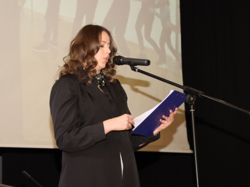 FOTO: U Prozoru predstavljena slikovnica Magdalene Jeličić ''Djed, dječak i računalo''