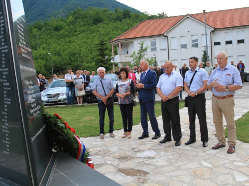 FOTO: U Doljanima predstavljena knjiga ''Hrvati Jablanice: prošlost, sadašnjost, budućnost''