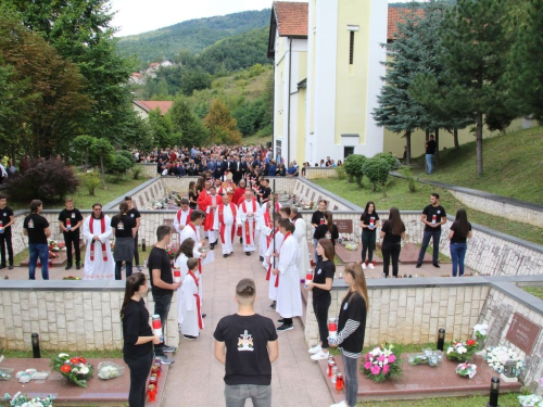 FOTO: Obilježena 26. obljetnica stradanja Hrvata na Uzdolu