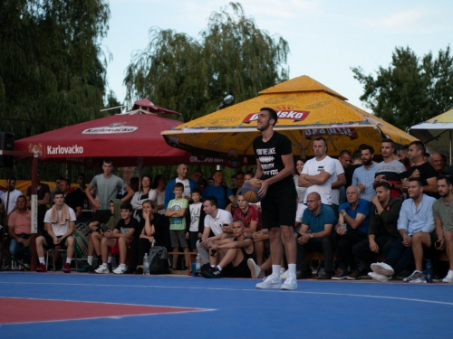 FOTO: Ekipa ''La Pont'' pobjednik 18. Streetball Rama 2020.