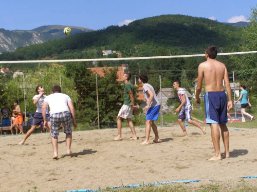 FOTO: U Ripcima održan turnir u odbojci na pijesku