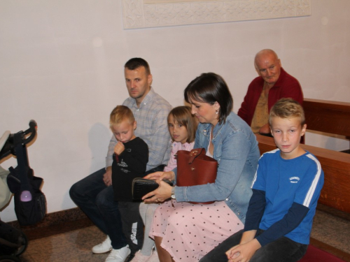 FOTO: Blagoslov prvašića u župi Prozor