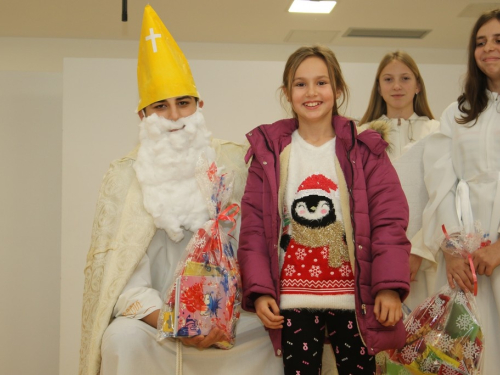 FOTO: Sv. Nikola razveselio mališane u Rumbocima