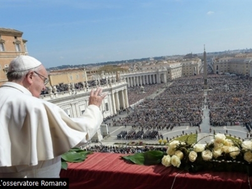 Papa poručio: Sjetite se migranata, izbjeglica i onih koji nemaju ništa