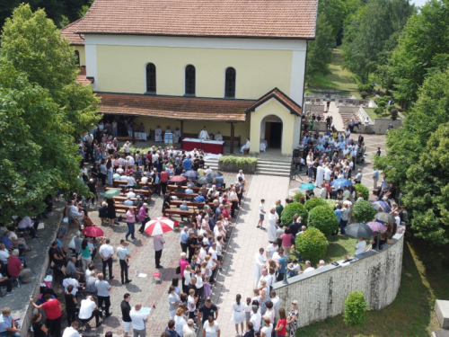 FOTO: Na Uzdolu svečano proslavljen sv. Ivo, patron župe