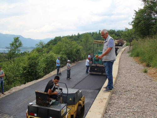 FOTO: Završena rekonstrukcija puta kroz Mlušu