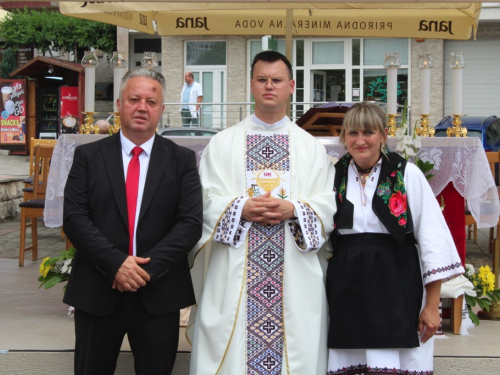 FOTO: Mlada misa vlč. Marina Petrovića u župi Prozor