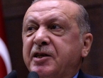 Erdogan se obrušio na francuskog predsjednika: Želi stvoriti kukavičkog i nenametljivog muslimanskog