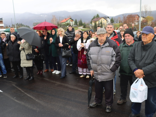FOTO/VIDEO: Svečano otvoren prodajni centar Baković u Ripcima