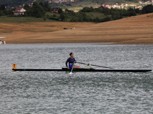 FOTO: Na Ramskom jezeru održana 10. veslačka regata