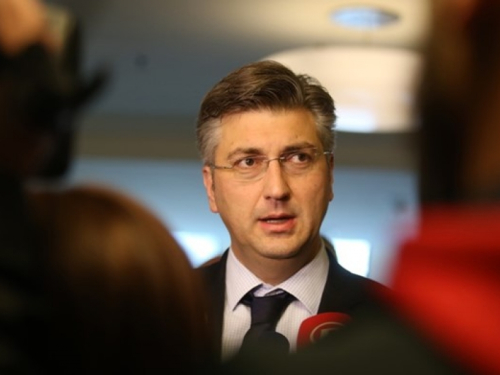 Plenković: Hrvatskoj je zbog Agrokora prijetio financijski tsunami