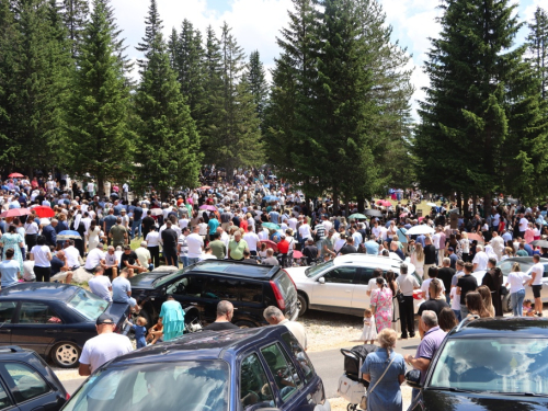 FOTO/VIDEO: Tisuće vjernika na Kedžari proslavilo 'Divin dan'