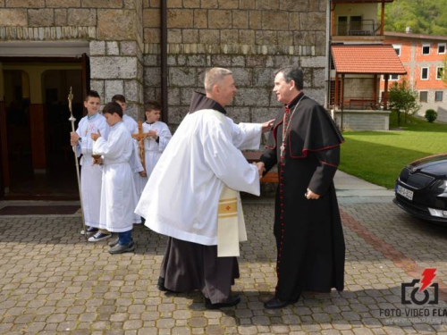 FOTO: Krizma u župi Gračac