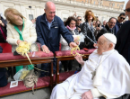 Papa Franjo se neočekivano pojavio na Trgu svetoga Petra