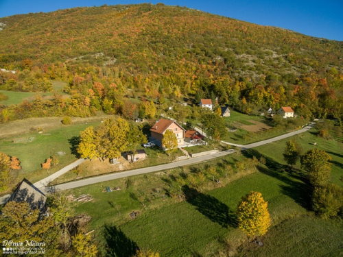 FOTO/VIDEO: Orašac u bojama jeseni