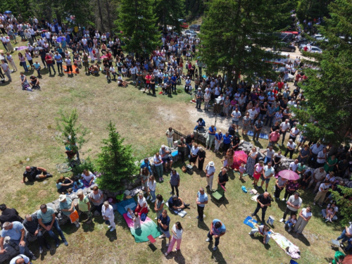 FOTO/VIDEO: Tisuće vjernika na Kedžari proslavilo 'Divin dan'