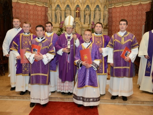 Zaređena šestorica đakona Vrhbosanske nadbiskupije od kojih su dvojica iz Rame