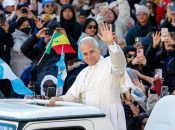 Papa: Crkva ne pripada nijednoj političkoj stranci