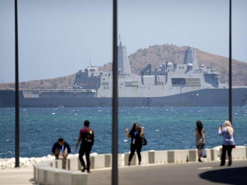 Kina opet zabranila posjete američkih ratnih brodova i aviona Hong Kongu