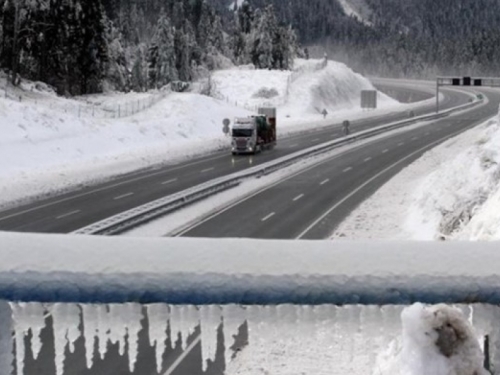 Vozačima se preporučuje da na put ne kreću bez zimske opreme