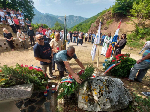 FOTO: Na Pomenu obilježena 28. obljetnica stradanja hrvatskih branitelja