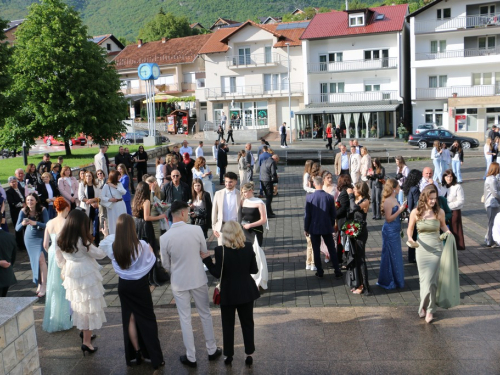 FOTO: Matura 2025. - Defile mladosti na ulicama Prozora