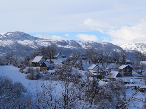 FOTO: Ramsko jezero uokvireno snježnom bjelinom i kontrastima