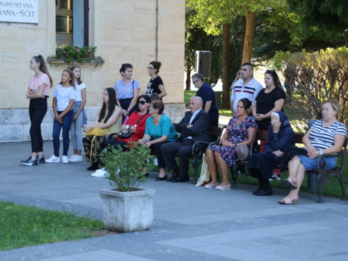 FOTO: Druga večer trodnevnice Maloj Gospi na Šćitu