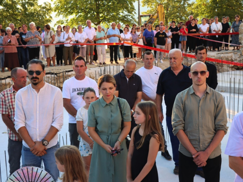 FOTO/VIDEO: Blagoslov temelja Knjižnice i Galerije Franjevačkog samostana Rama-Šćit