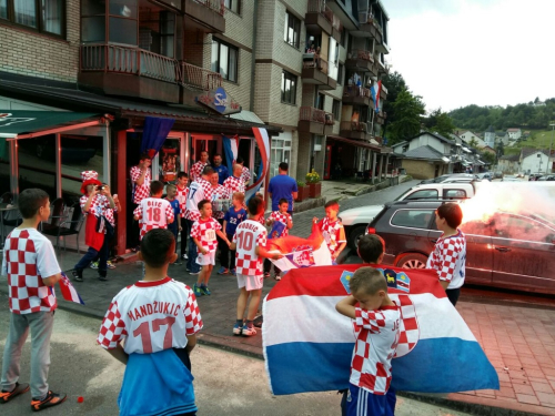 FOTO: Navijačko ludilo je krenulo! Šaljite nam fotke!