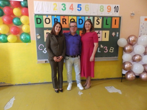 FOTO: U OŠ fra Jeronima Vladića Ripci upisano 19 prvašića