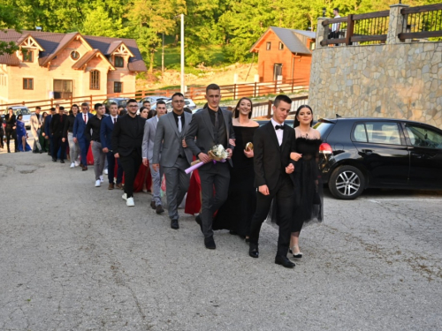 Uskoplje ispratilo 63 maturanta, među njima i 16 iz Prozora-Rame