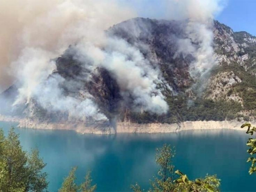 Stanje u Jablanici alarmantno: Ugroženi objekti na lokaciji Komadinovo vrelo