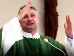 Fra Valentin: “Imaš 18 i više godina, živiš s roditeljima. Treba ti uvesti prirez i porez!”