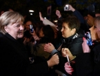 Merkel došla u zadnji službeni posjet Francuskoj, dočekala je gomila ljudi