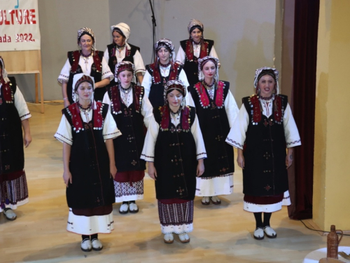 FOTO/VIDEO: Večer folklora u Prozoru