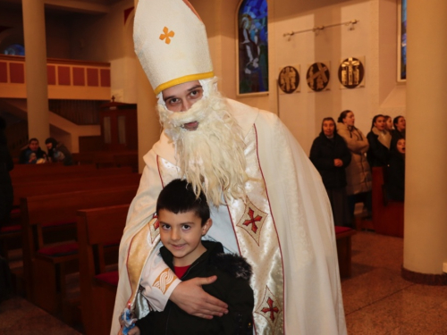 FOTO: Sv. Nikola posjetio župu Prozor