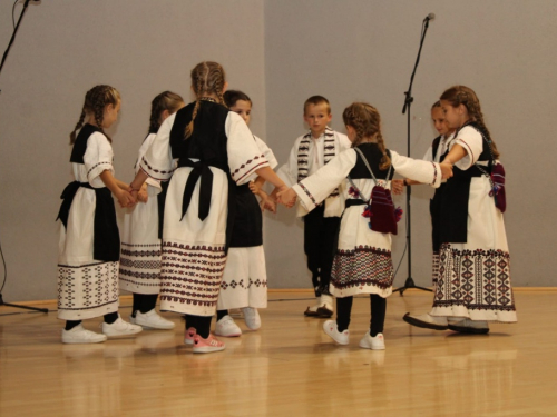 FOTO: U Prozoru održana večer folklora