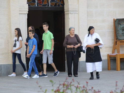 FOTO: Misa Uočnica povodom proslave Velike Gospe u župi Rama Šćit