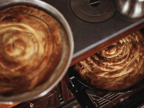 Bureku i sirnici konkurencija - starinski recept za omiljenu slanu pitu