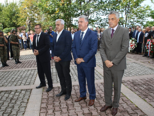 FOTO/VIDEO: Na Uzdolu obilježena 23. obljetnica stravičnog pokolja nad Hrvatima