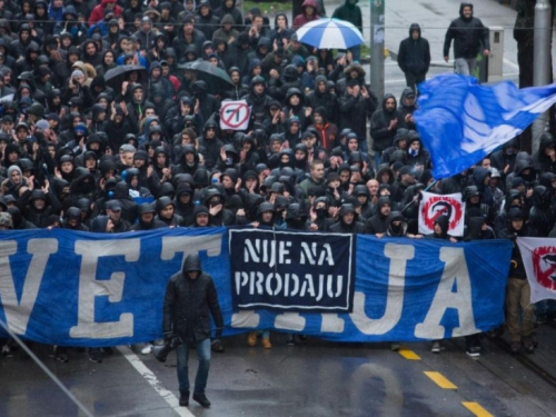 Veliki prosvjed ispred Maksimira: BBB prosvjeduju protiv Mamića