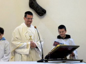 Svećenik ministrantu poklonio PlayStation 5